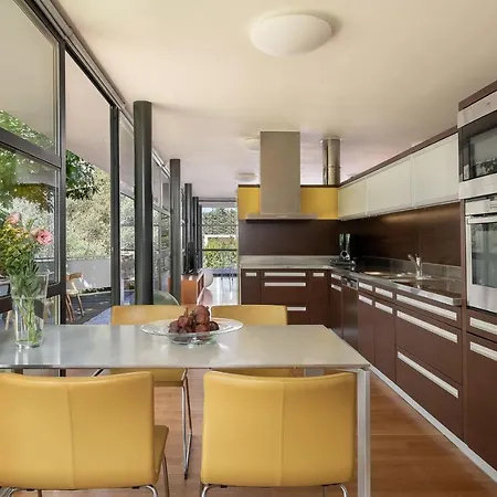 7 Villa Perivólia